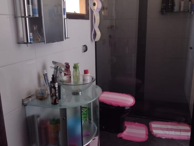 Casa 3 quartos e 2 banheiros, à venda, no bairro Parque Santa Teresa em Carapicuíba