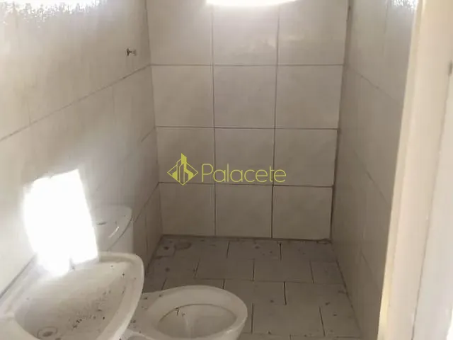 Casa com 255m², à venda, no bairro Conjunto Habitacional Terra dos Ipês II (Fase I) em Pindamonhangaba