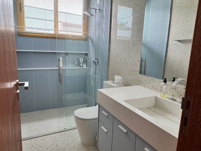 Casa 4 quartos e 5 banheiros, para alugar, no bairro Condomínio Residencial Alphaville II em São José dos Campos