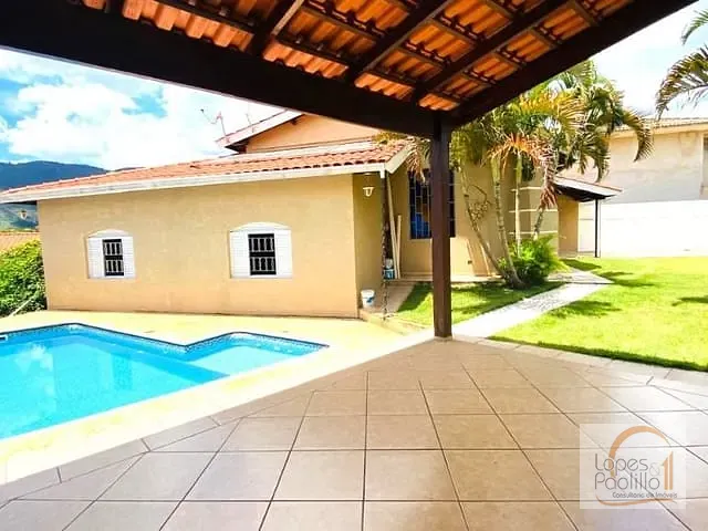 Casa com 680m² 3 quartos e 2 banheiros, à venda, no bairro Recreio Maristela em Atibaia