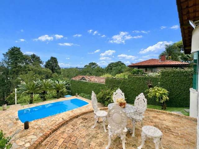 Casa com 1262m² 4 quartos e 4 banheiros, à venda, no bairro Granja Viana II em Cotia