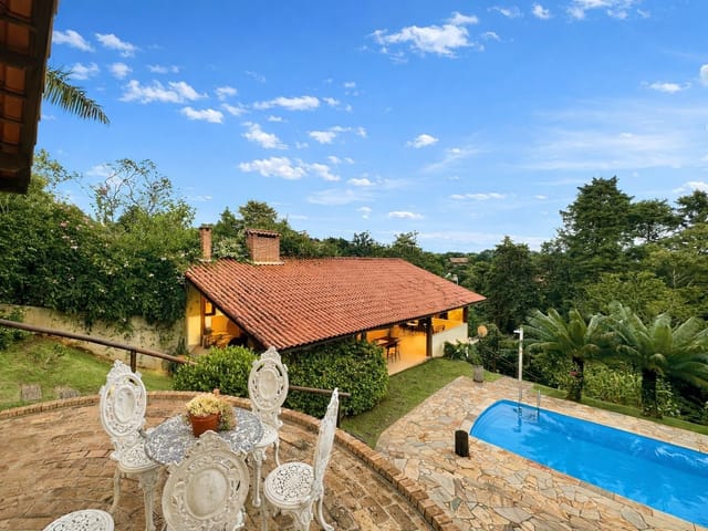 Casa com 1262m² 4 quartos e 4 banheiros, à venda, no bairro Granja Viana II em Cotia