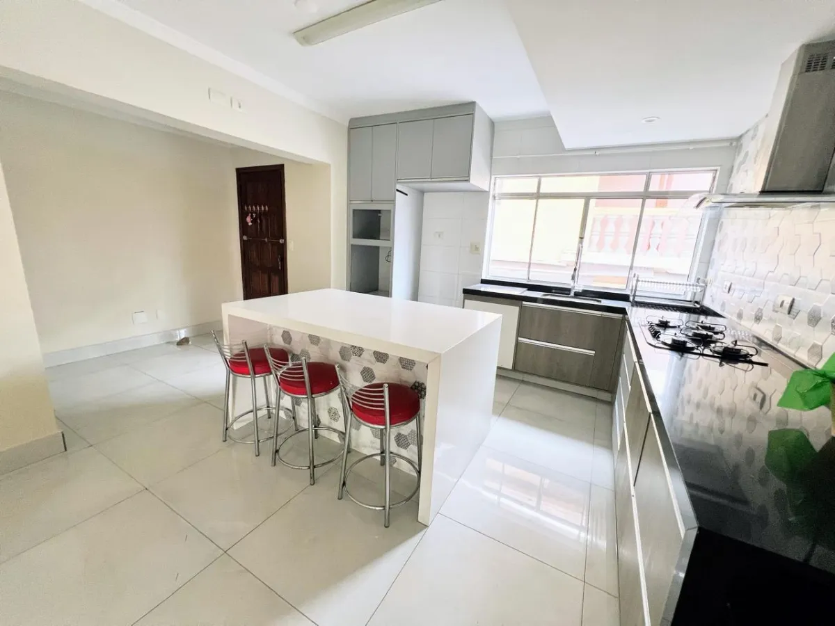 Casa para venda em Ponte Grande com 4 quartos, sendo 2 suítes, 315m²