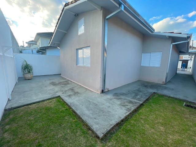Casa com 250m² 3 quartos e 3 banheiros, à venda ou para alugar, no bairro Jardim das Indústrias em São José dos Campos