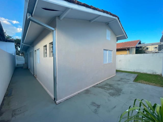 Casa com 250m² 3 quartos e 3 banheiros, à venda ou para alugar, no bairro Jardim das Indústrias em São José dos Campos