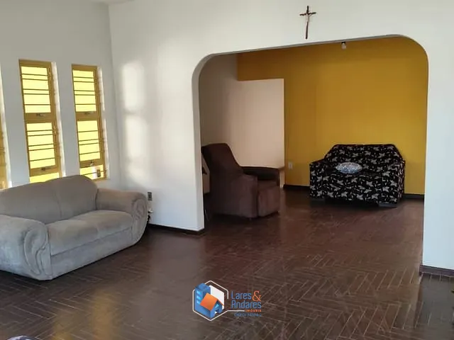 Casa com 302m² 2 quartos e 2 banheiros, à venda, no bairro Loteamento Cellos em Rondonópolis