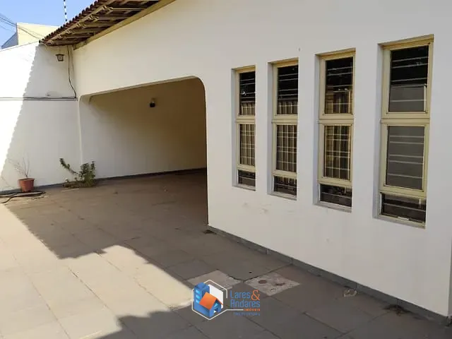 Casa com 302m² 2 quartos e 2 banheiros, à venda, no bairro Loteamento Cellos em Rondonópolis