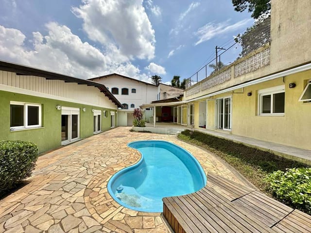 Casa com 981m², à venda ou para alugar, no bairro Granja Viana em Cotia