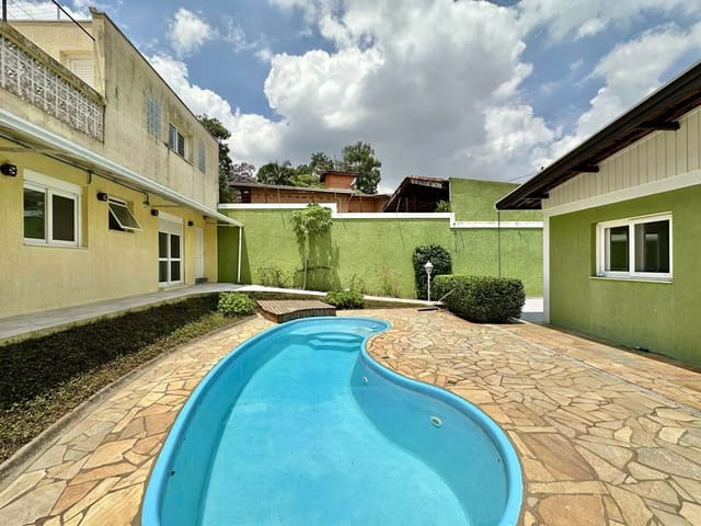 Casa com 981m², à venda ou para alugar, no bairro Granja Viana em Cotia