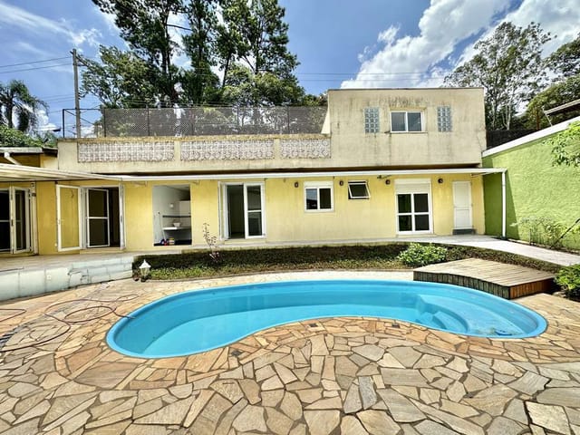 Casa com 981m², à venda ou para alugar, no bairro Granja Viana em Cotia