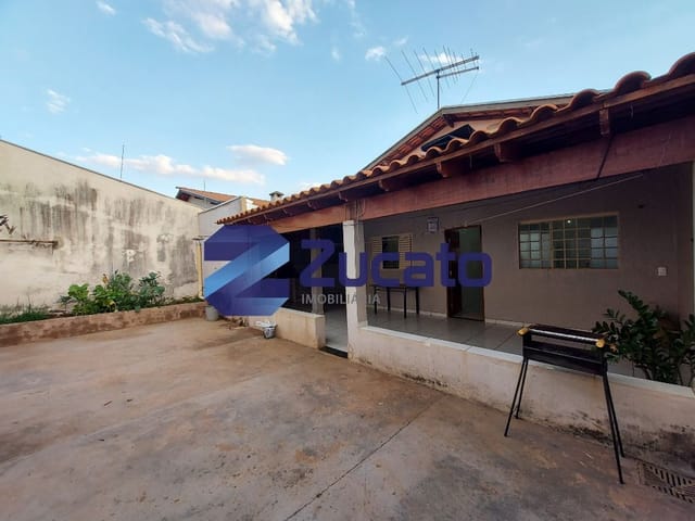 Foto do Casa - Casa com 2 dormitórios à venda, 138 m² por R$ 190.000,00 - Conjunto Maringá II - Uberaba/MG | ZUCATO IMOBILIARIA LTDA