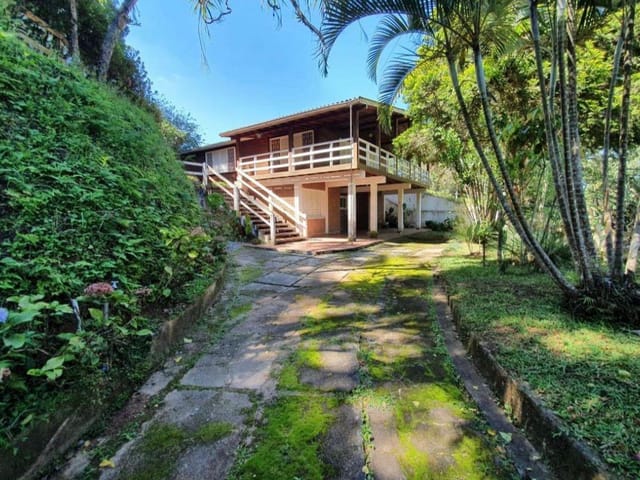 Casa com 609m² 5 quartos e 3 banheiros, à venda, no bairro Jardim Santa Paula em Cotia