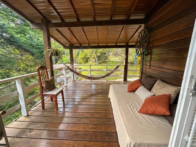 Casa com 609m² 5 quartos e 3 banheiros, à venda, no bairro Jardim Santa Paula em Cotia