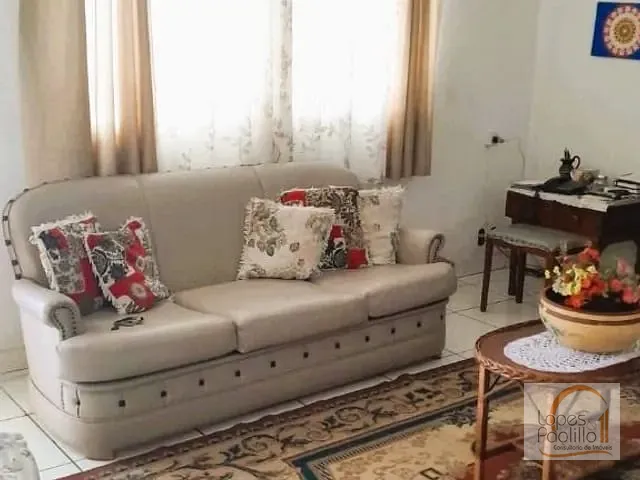 Casa com 560m² 3 quartos e 3 banheiros, à venda, no bairro Jardim Marginal em Bom Jesus dos Perdões