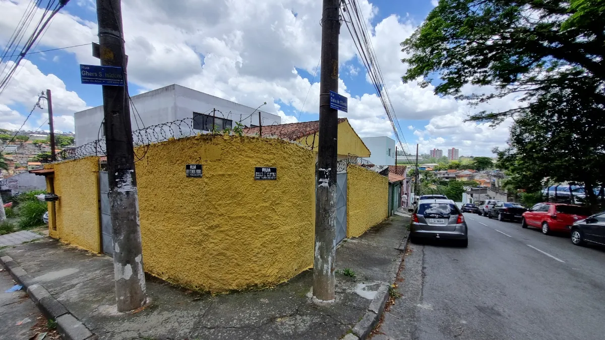 Casa para venda em Vila Carmem com 5 quartos, 342m²