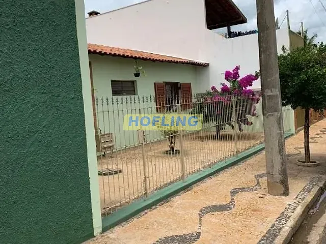 Casa com 193m², à venda, no bairro Vila Indaiá em Rio Claro