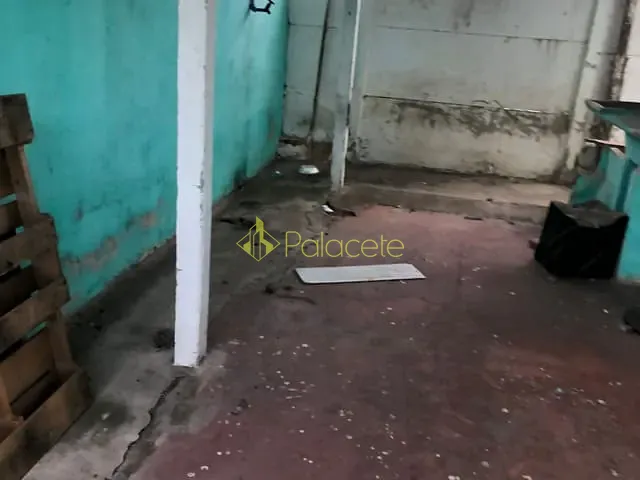 Casa com 376m² 3 quartos e 2 banheiros, à venda, no bairro Jardim Cristina em Pindamonhangaba