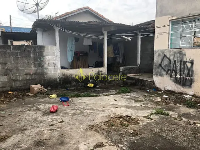 Casa com 376m² 3 quartos e 2 banheiros, à venda, no bairro Jardim Cristina em Pindamonhangaba