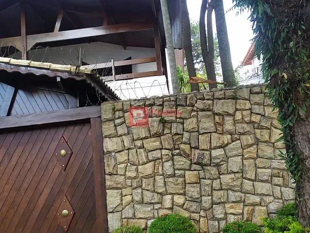 Casa com 678m² 3 quartos e 3 banheiros, à venda, no bairro Interlagos em São Paulo