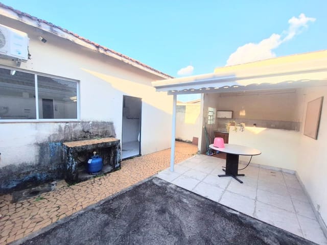 Casa com 349m² 3 quartos e 1 banheiro, à venda, no bairro Vila Betânia em São José dos Campos