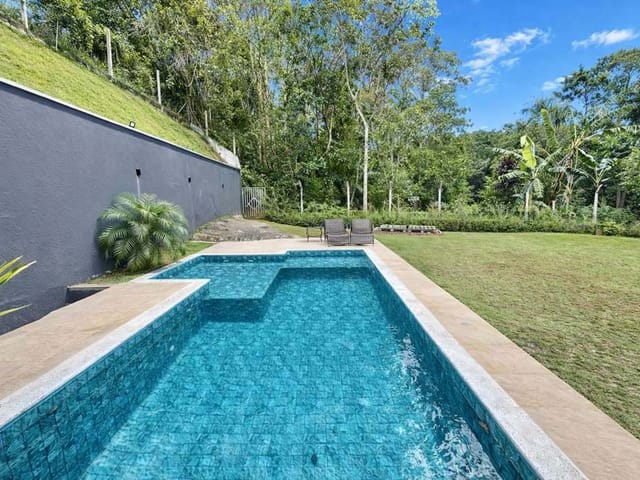 Casa com 812m² 4 quartos e 5 banheiros, à venda, no bairro Jardim Indaiá em Embu das Artes