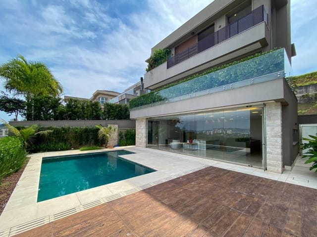 Casa com 620m² 4 quartos e 9 banheiros, à venda ou para alugar, no bairro Alphaville em Barueri