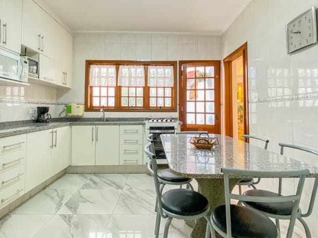 Casa com 275m² 5 quartos e 4 banheiros, à venda, no bairro Cambuci em São Paulo