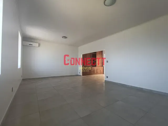Casa com 270m² 3 quartos e 2 banheiros, para alugar, no bairro Centro em Ribeirão Preto