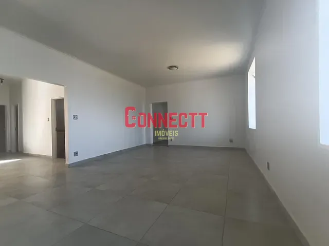 Casa com 270m² 3 quartos e 2 banheiros, para alugar, no bairro Centro em Ribeirão Preto