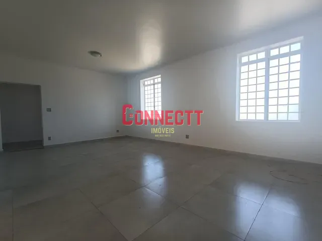 Casa com 270m² 3 quartos e 2 banheiros, para alugar, no bairro Centro em Ribeirão Preto