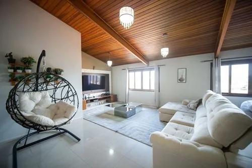 Casa no condomínio Condomínio Jardim das Flores para venda com 3 quartos, sendo 1 suíte, 190m²