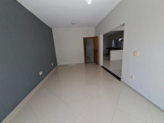 Casa 4 quartos e 2 banheiros, para alugar, no bairro Urbanova VII em São José dos Campos
