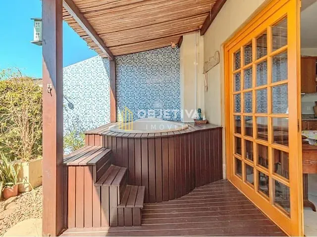 Casa 3 quartos e 4 banheiros, à venda, no bairro Chácara das Pedras em Porto Alegre