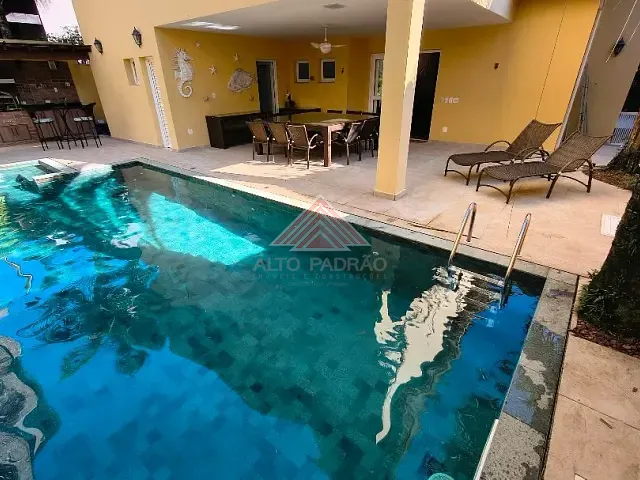 Casa 4 quartos e 5 banheiros, à venda, no bairro Toque-Toque Pequeno em São Sebastião