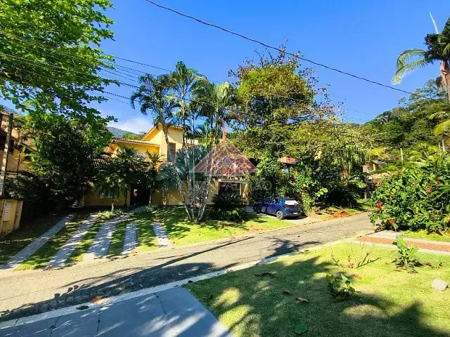 Casa 4 quartos e 5 banheiros, à venda, no bairro Toque-Toque Pequeno em São Sebastião