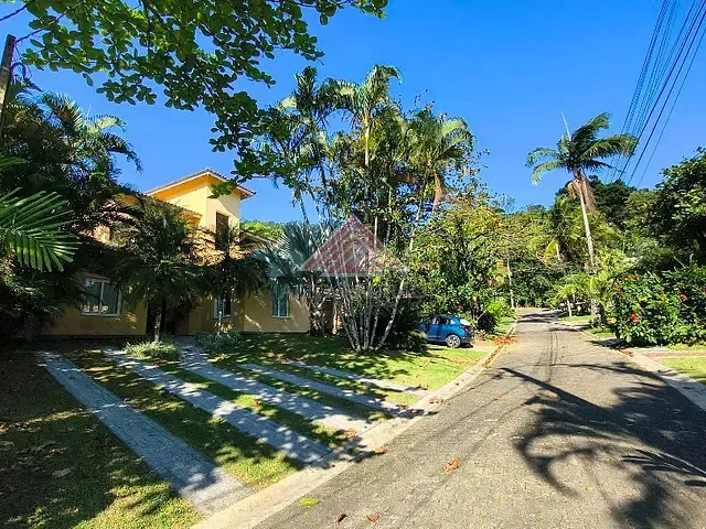 Casa 4 quartos e 5 banheiros, à venda, no bairro Toque-Toque Pequeno em São Sebastião