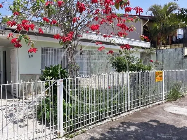 Casa com 390m² 3 quartos e 1 banheiro, à venda, no bairro Veleiros em São Paulo