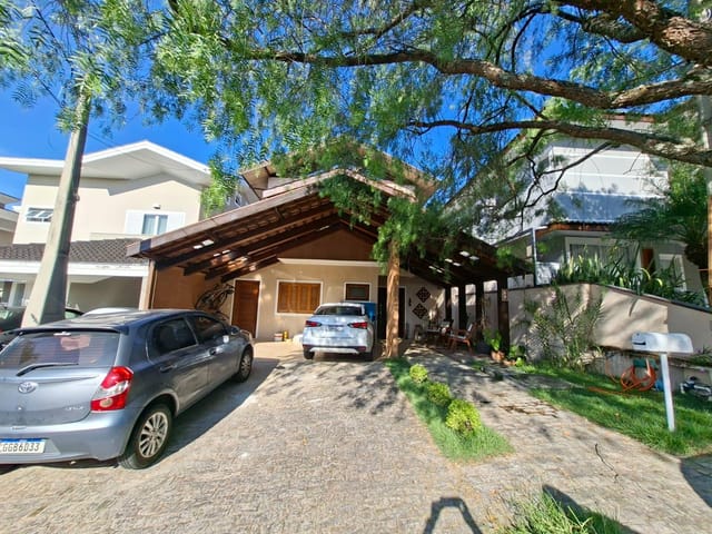 Casa 3 quartos e 3 banheiros, à venda, no bairro Urbanova em São José dos Campos