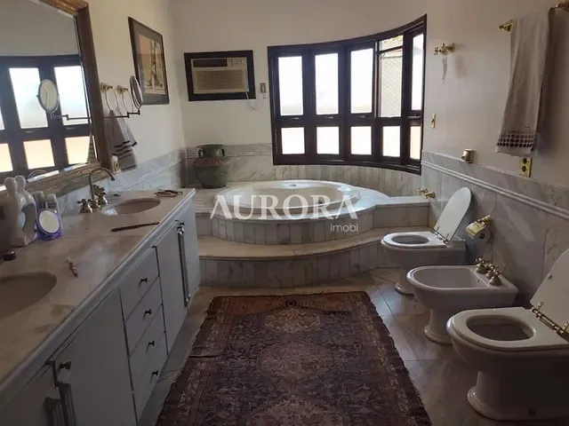 Casa com 4000m² 5 quartos e 5 banheiros, à venda, no bairro Bela Suiça em Londrina