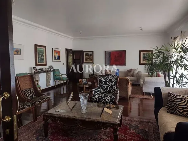 Casa com 4000m² 5 quartos e 5 banheiros, à venda, no bairro Bela Suiça em Londrina