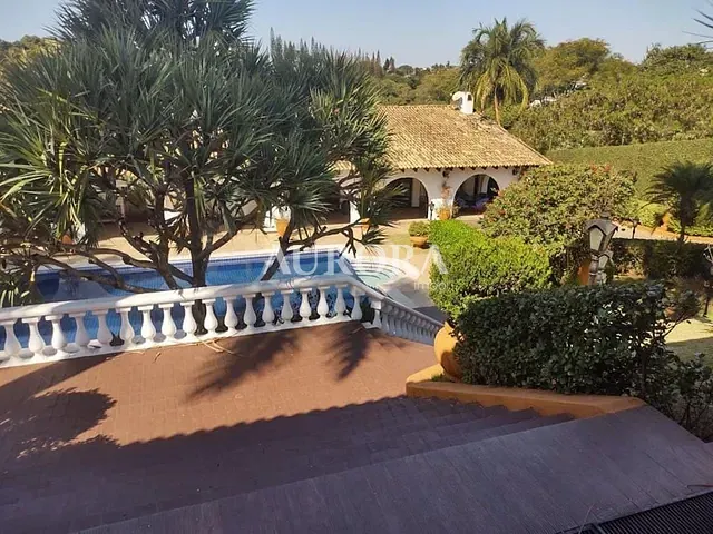 Casa com 4000m² 5 quartos e 5 banheiros, à venda, no bairro Bela Suiça em Londrina