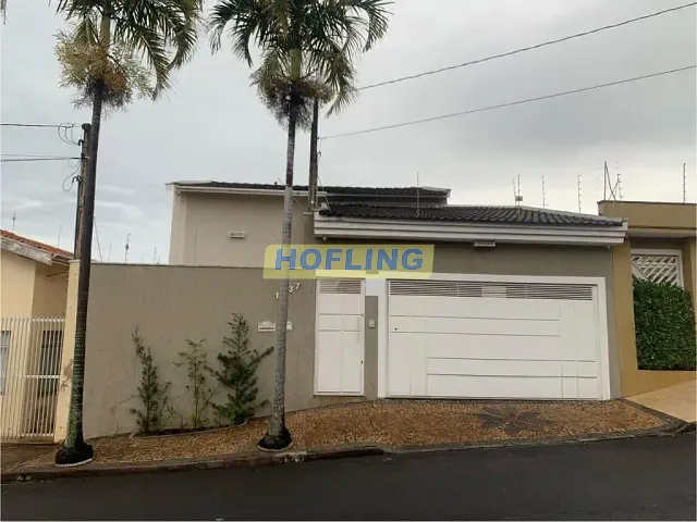 Casa com 305m² 4 quartos e 2 banheiros, à venda, no bairro Vila do Rádio em Rio Claro