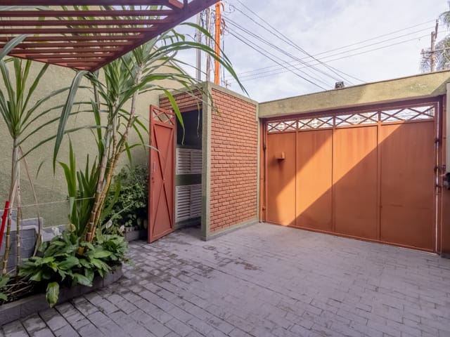 Foto do Casa - Casa para venda em Lapa com 4 quartos, sendo 2 suítes, 219m² | Lares e Andares Imóveis