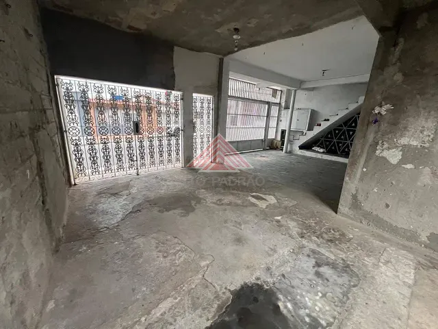 Casa com 250m² 8 quartos e 5 banheiros, à venda, no bairro Parque das Américas em Mauá