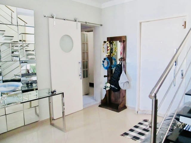 Casa 3 quartos e 2 banheiros, à venda ou para alugar, no bairro Urbanova V em São José dos Campos