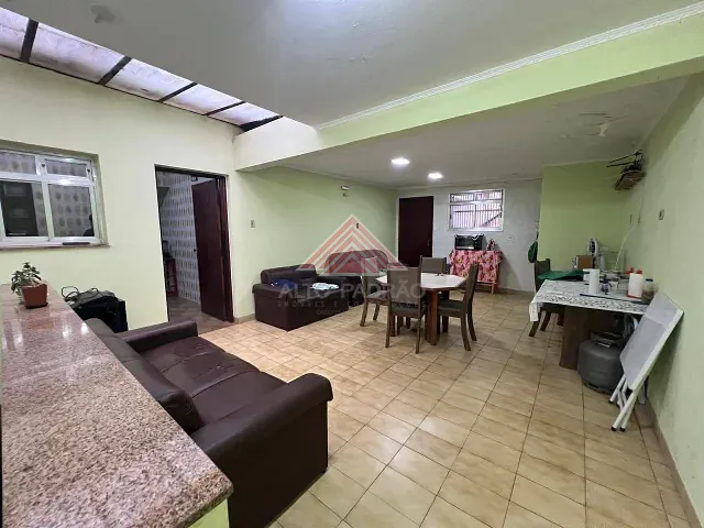 Casa 4 quartos e 4 banheiros, à venda, no bairro Jardim Pedroso em Mauá