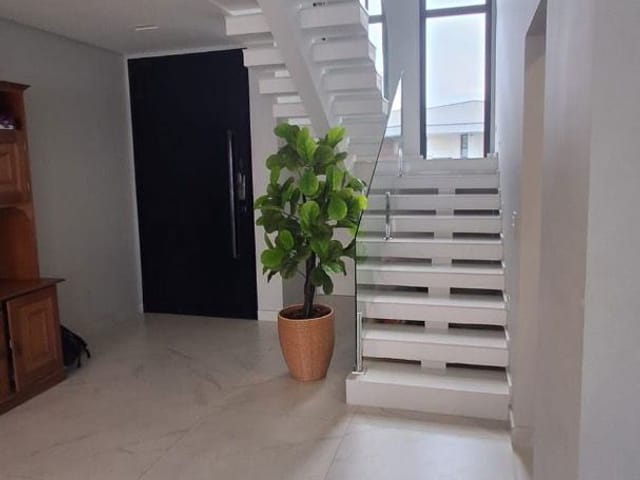 Casa com 450m² 3 quartos e 4 banheiros, à venda ou para alugar, no bairro Condomínio Residencial Mont Blanc em São José dos Campos