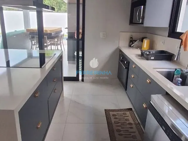 Casa com 450m² 3 quartos e 4 banheiros, à venda ou para alugar, no bairro Condomínio Residencial Mont Blanc em São José dos Campos