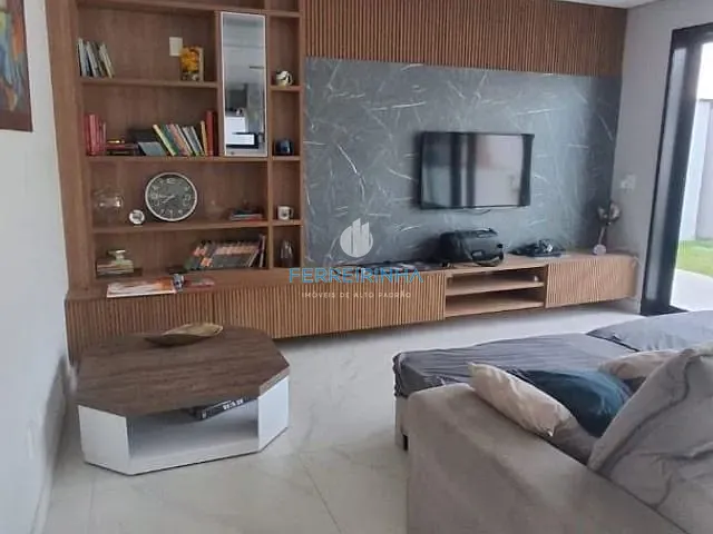 Casa com 450m² 3 quartos e 4 banheiros, à venda ou para alugar, no bairro Condomínio Residencial Mont Blanc em São José dos Campos
