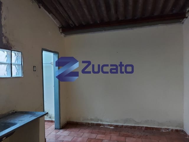 Foto do Casa - Casa com 1 dormitório para alugar, 40 m² por R$ 500,00/mês - Leblon - Uberaba/MG | ZUCATO IMOBILIARIA LTDA